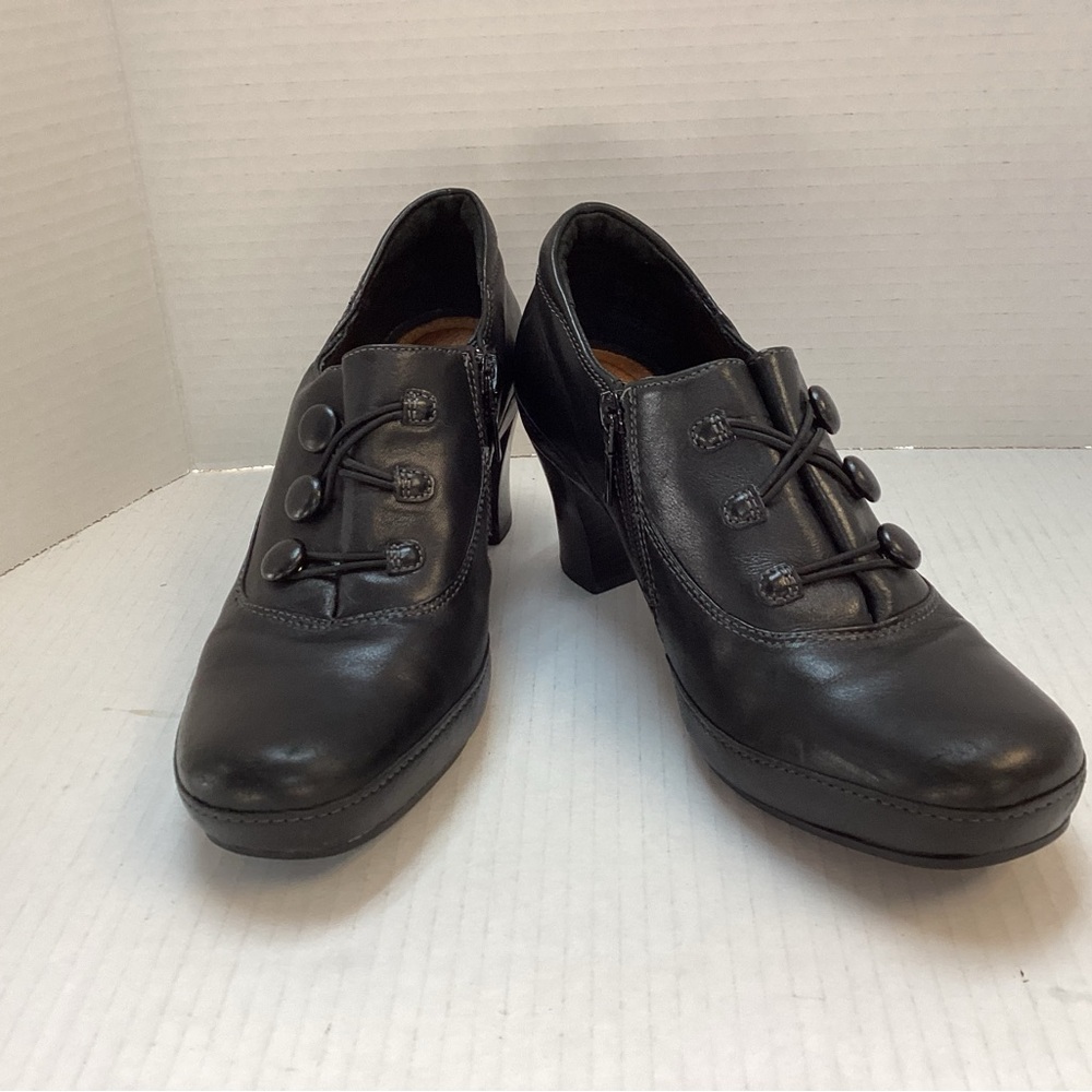 Clarks Artisan Women’s Leather Slip On Comfort Heels Women’s Size 7M